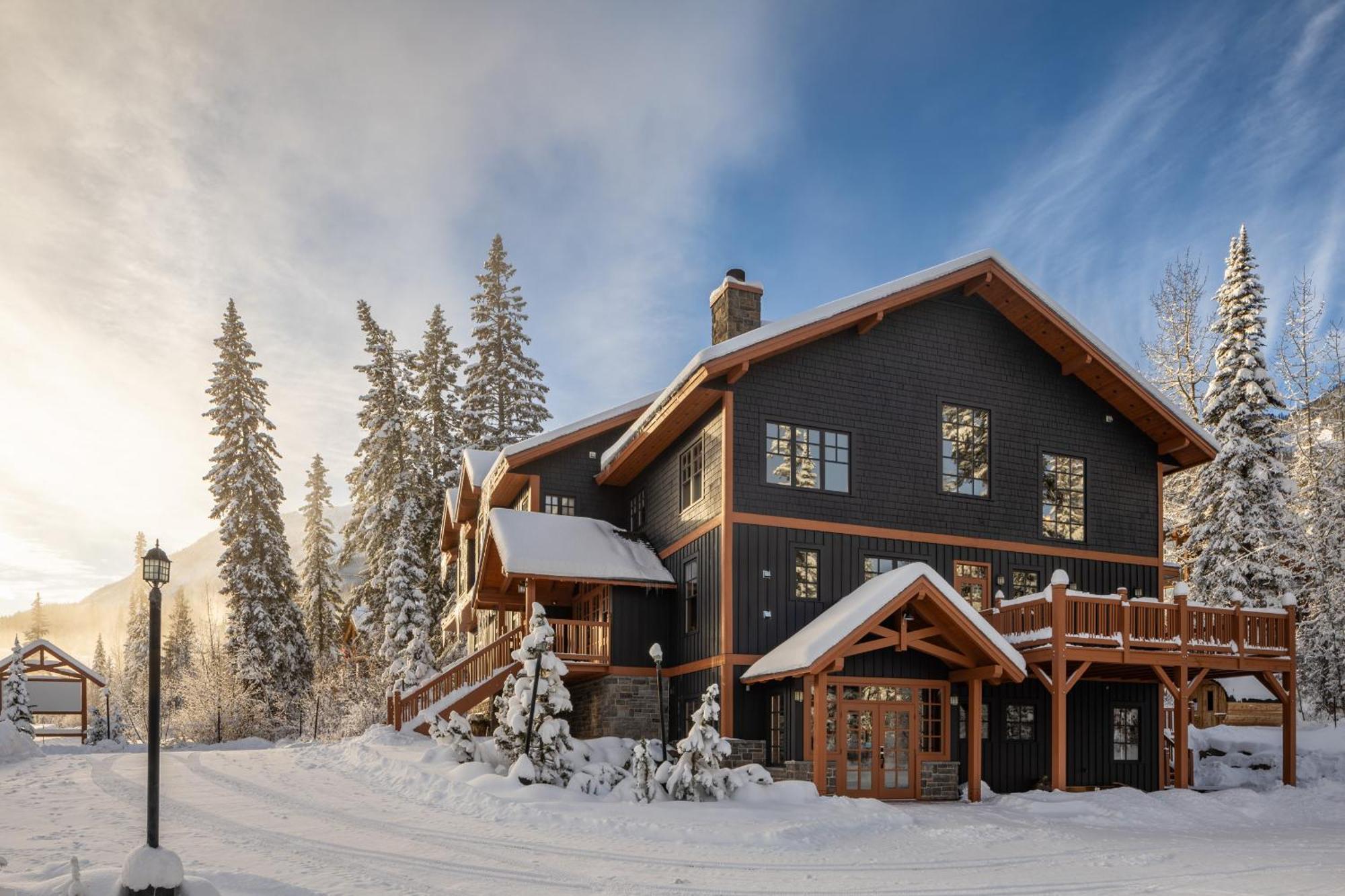 Copper Horse Lodge Golden Exterior photo