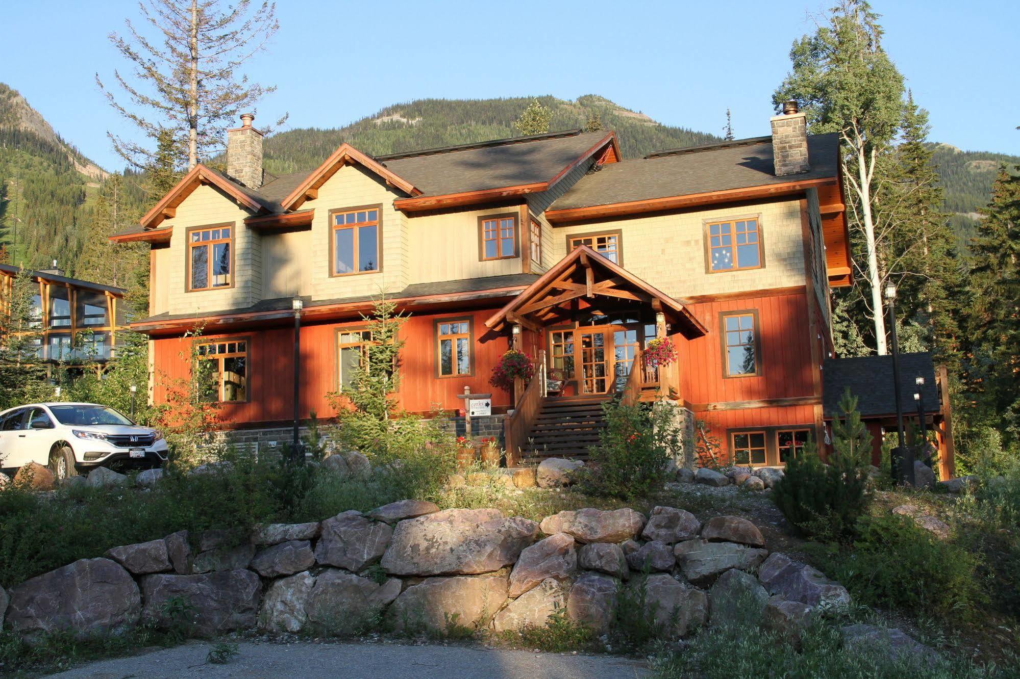 Copper Horse Lodge Golden Exterior photo